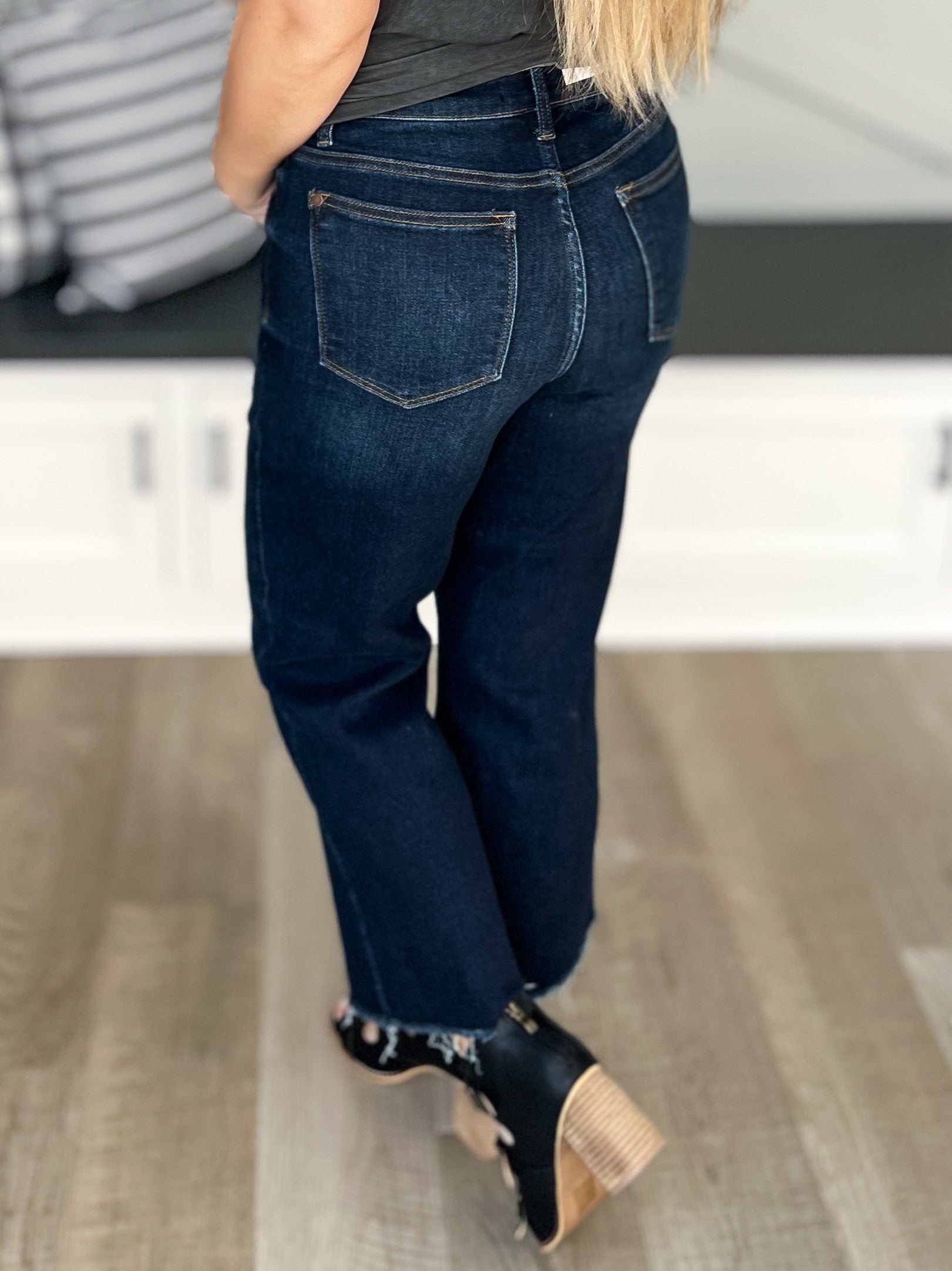 Coming In Hot  -  Cropped Wide Leg Jeans
