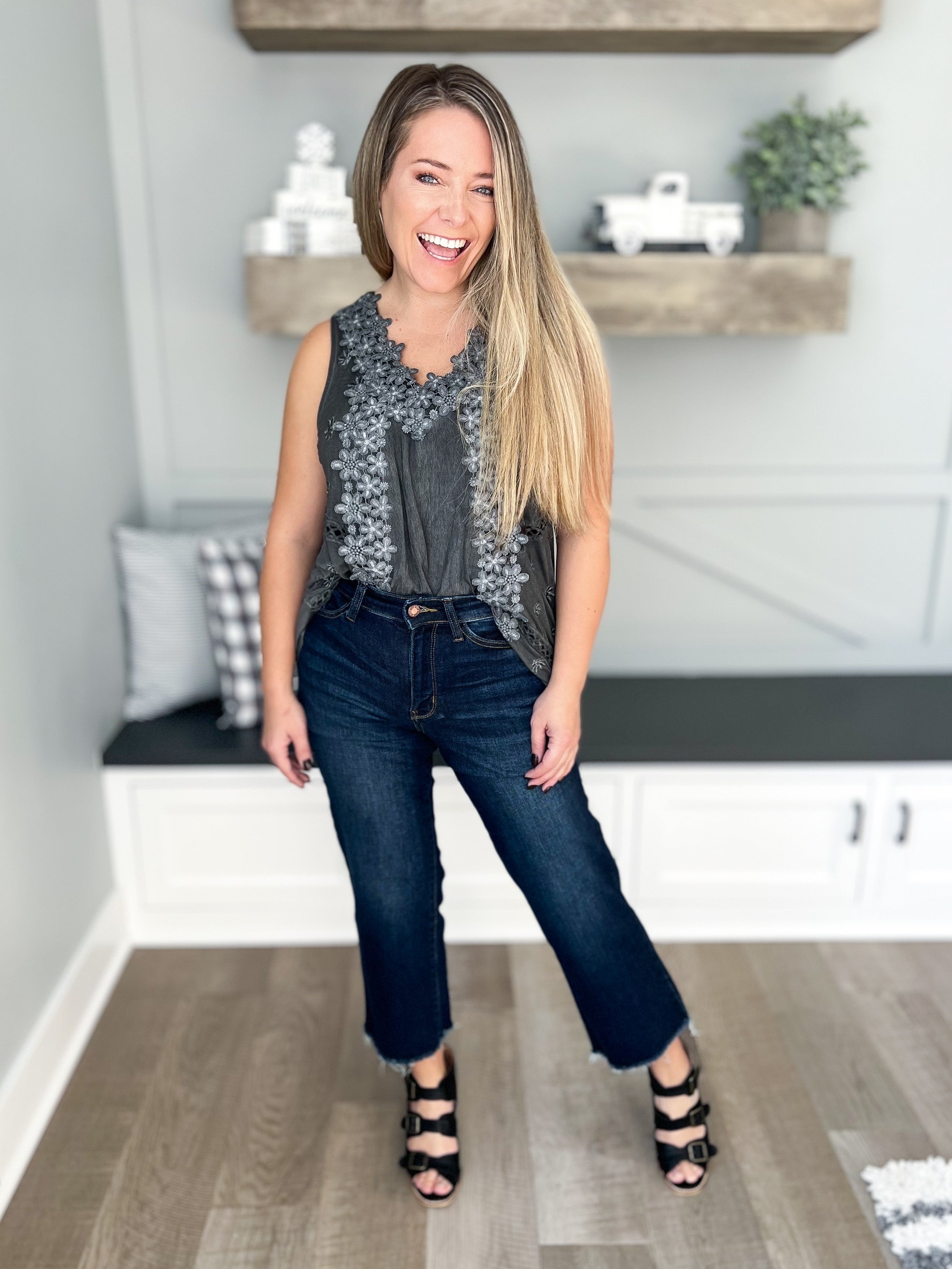 Coming In Hot  -  Cropped Wide Leg Jeans
