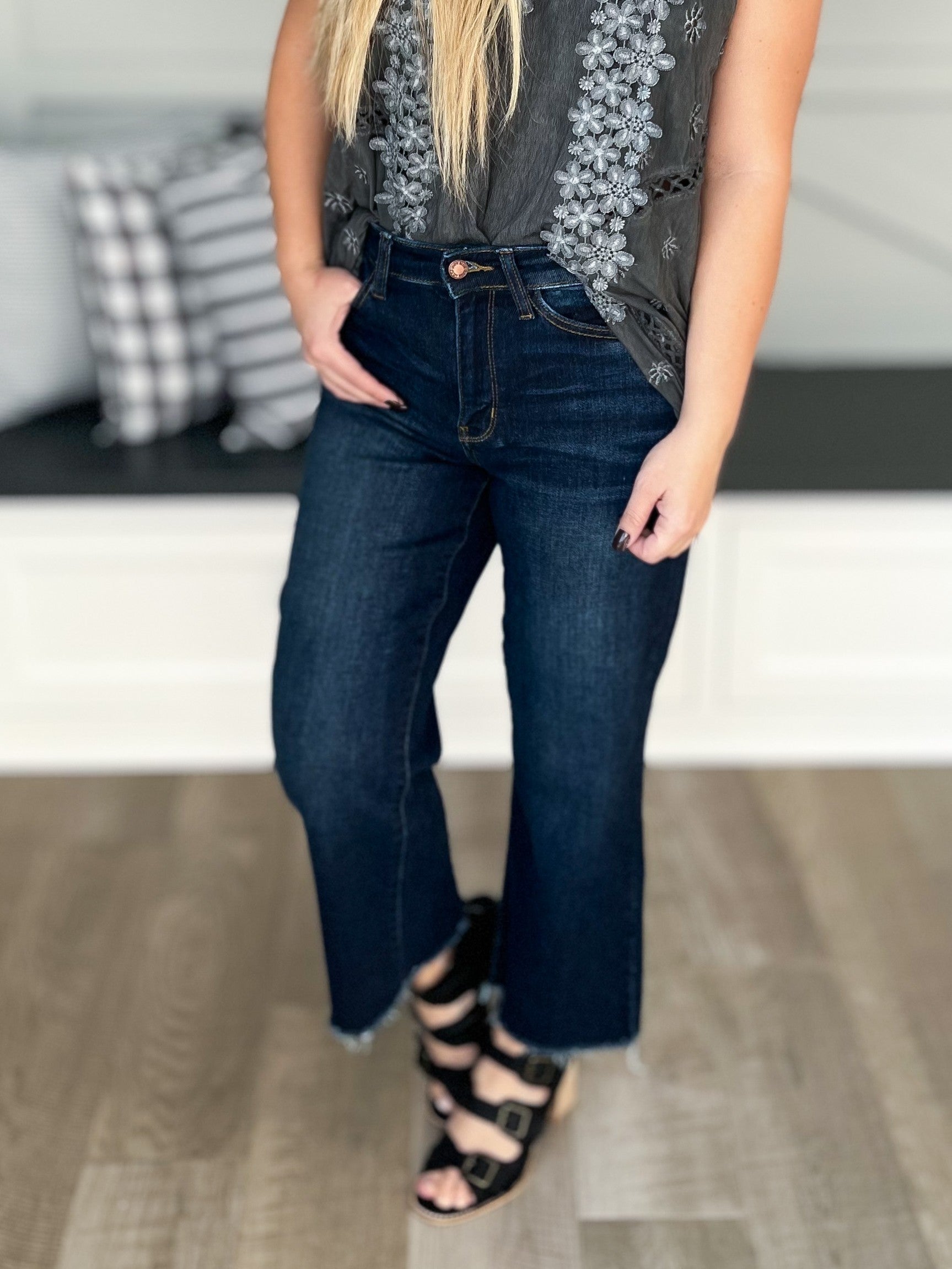 Coming In Hot  -  Cropped Wide Leg Jeans